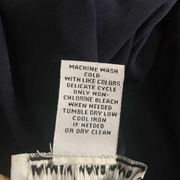 Carmen Carmen Marc Valvo Short Sleeve Zip Blouse Women's Small Navy - Picture 3 of 5